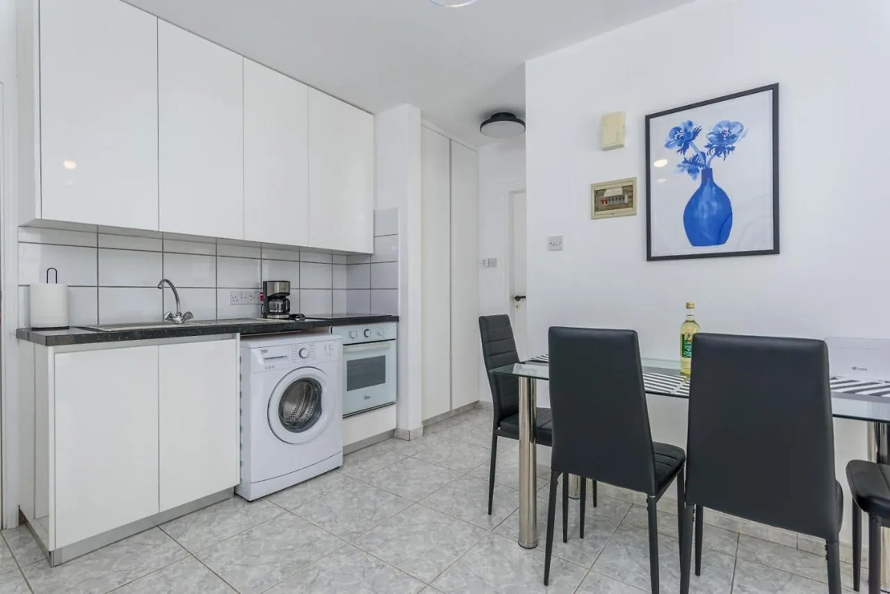 White 1-Bedroom Apartment By Mackenzie Beach Larnaca 0*,